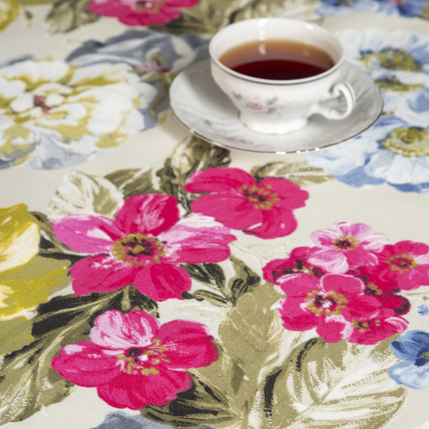 Скатерть 130х180 с тефлоновым покрытием 003