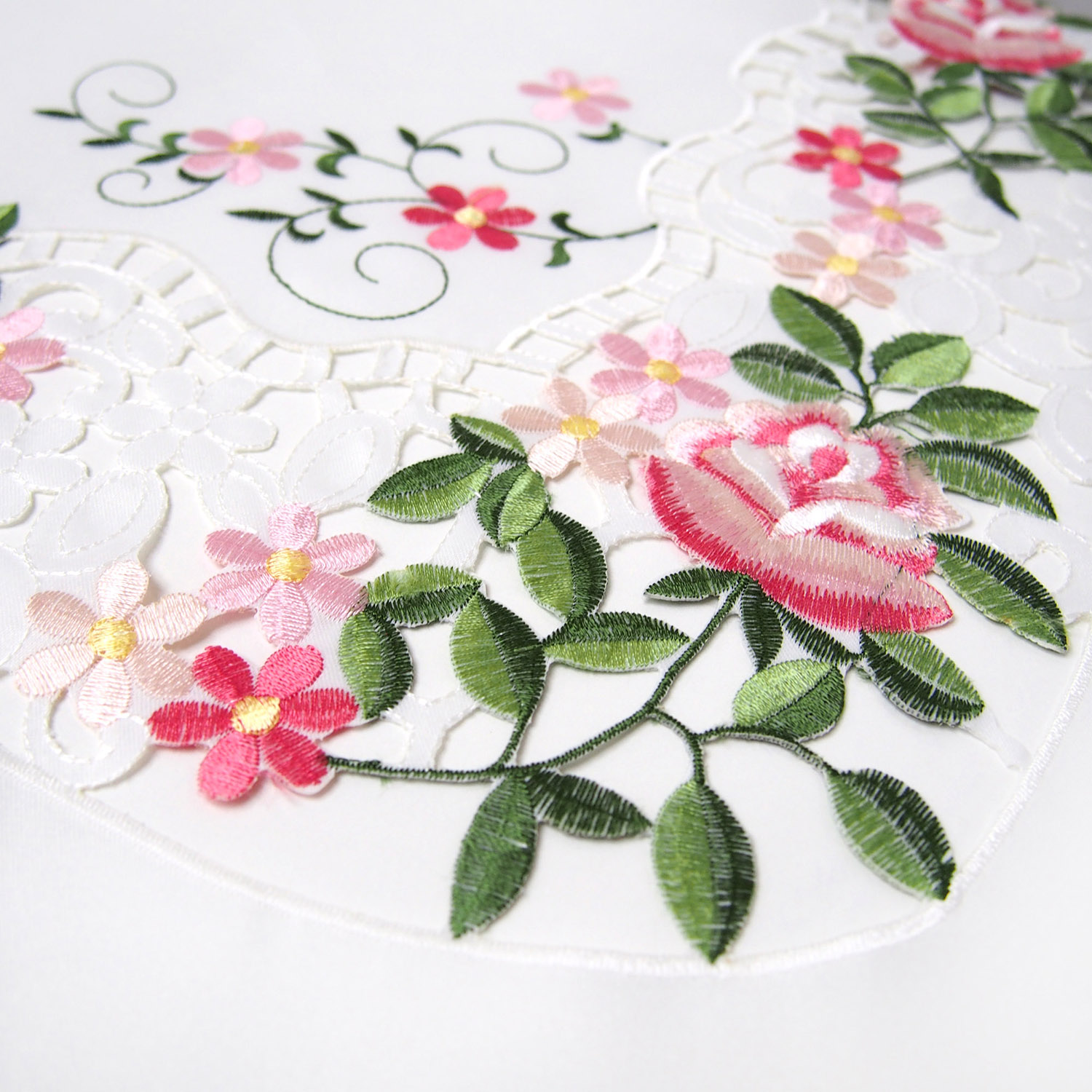 Скатерть 2284 белая