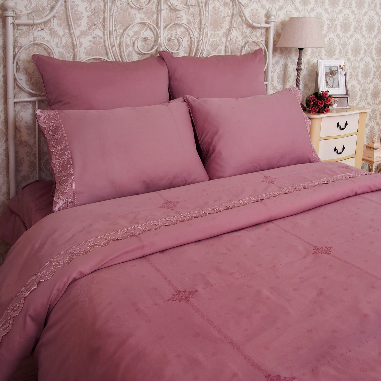 Комплект постельного белья Бамбук-Жаккард Премиум прокисшая малина 0448