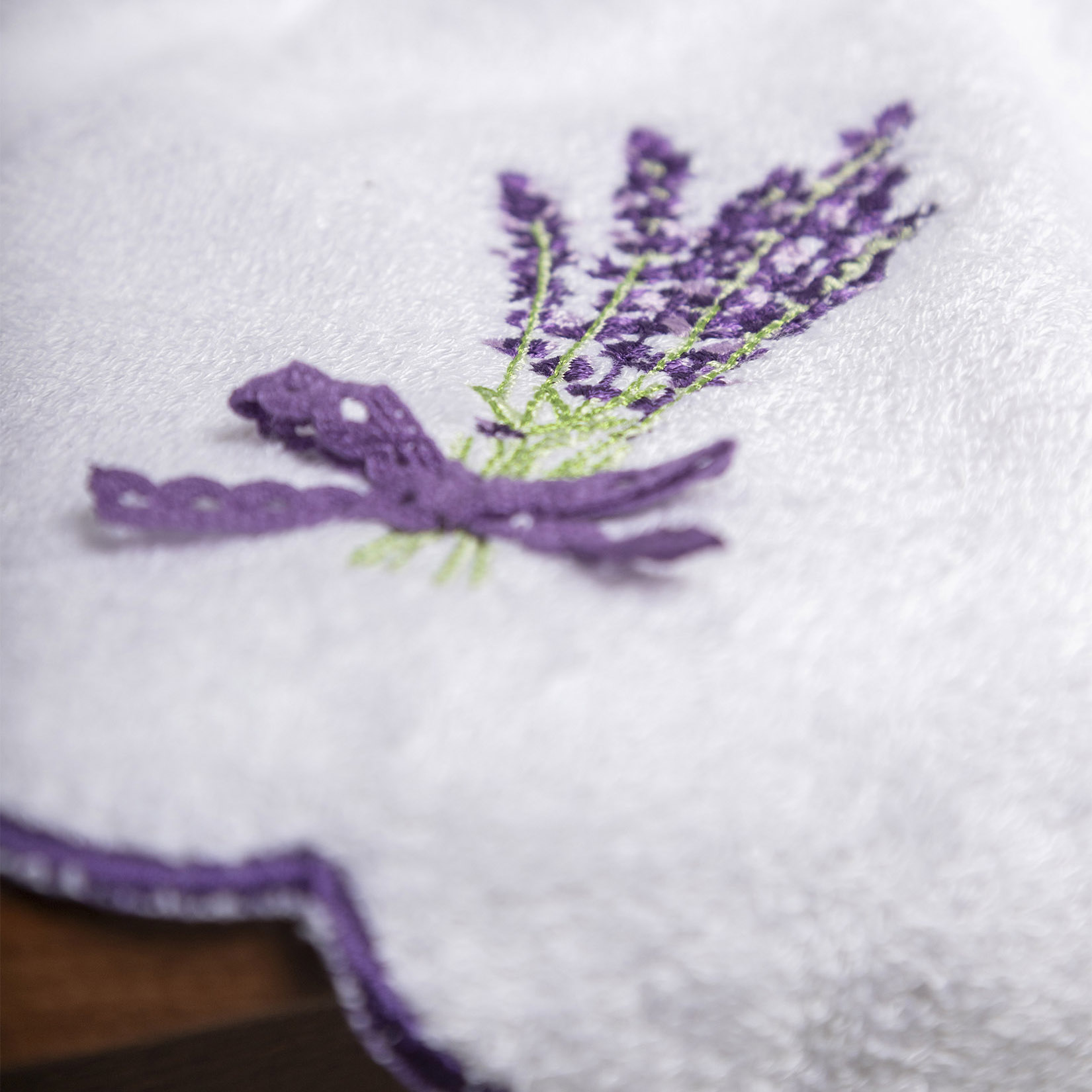 Полотенце ЛАВАНДА-1 белое