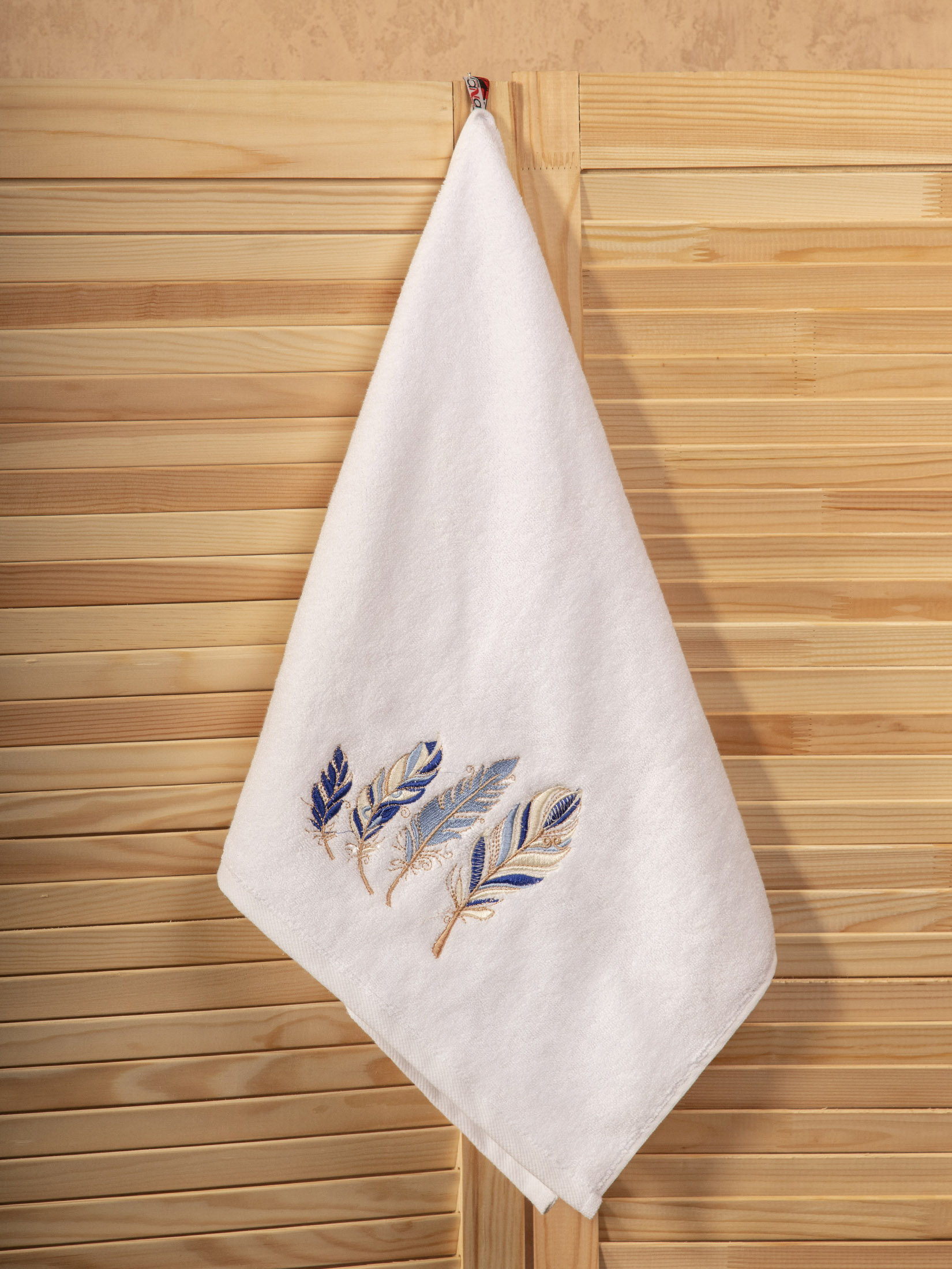 Полотенце ПЕРЫШКИ белое без бахромы