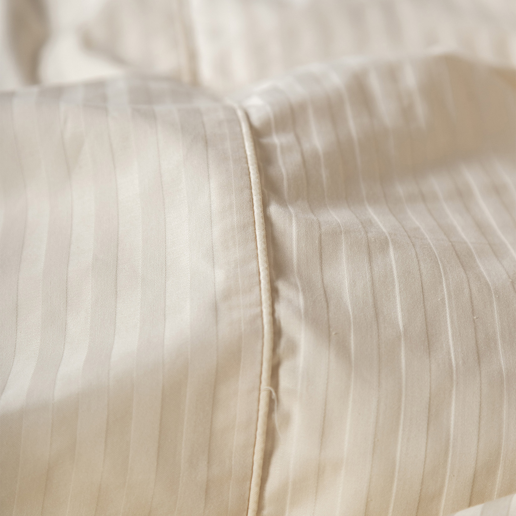 Комплект постельного белья Сатин-Страйп молочный 1901