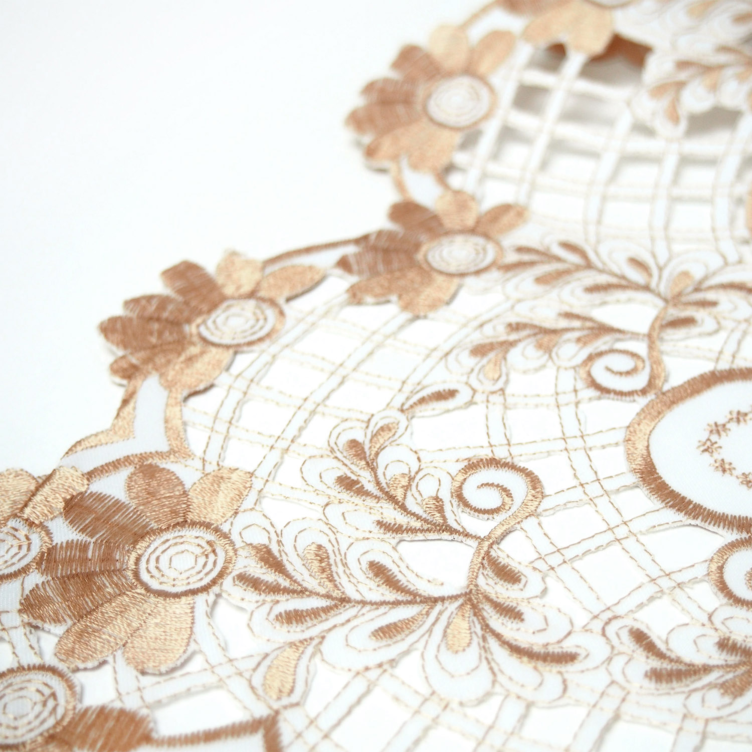 Скатерть 2385 белая