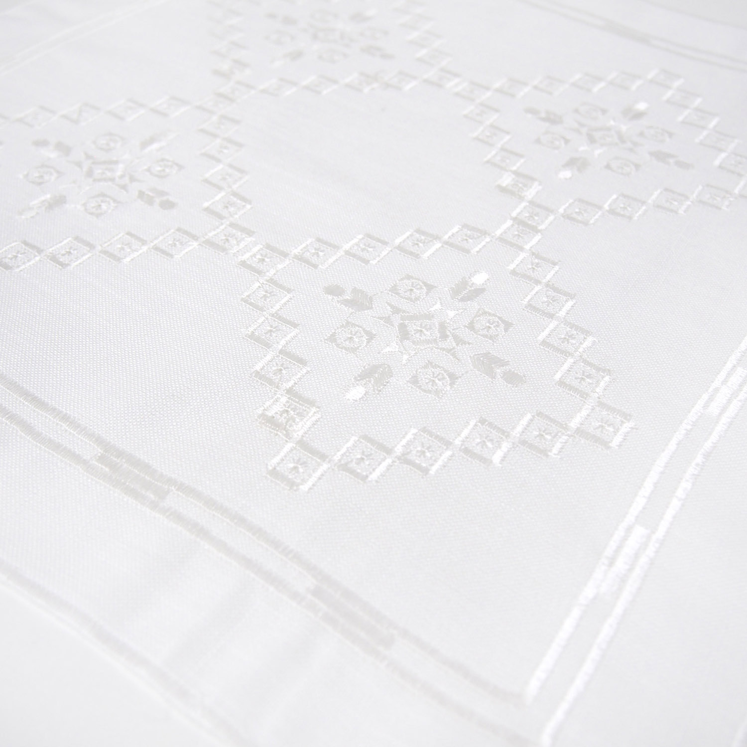 Скатерть 1805 150х220см белая