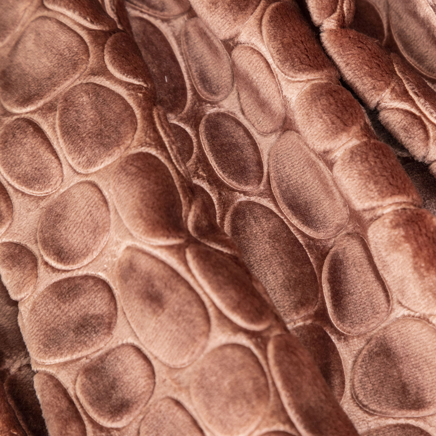 Плед ОЛИВИЯ однотонный с тиснением коричневый камешки 11-02