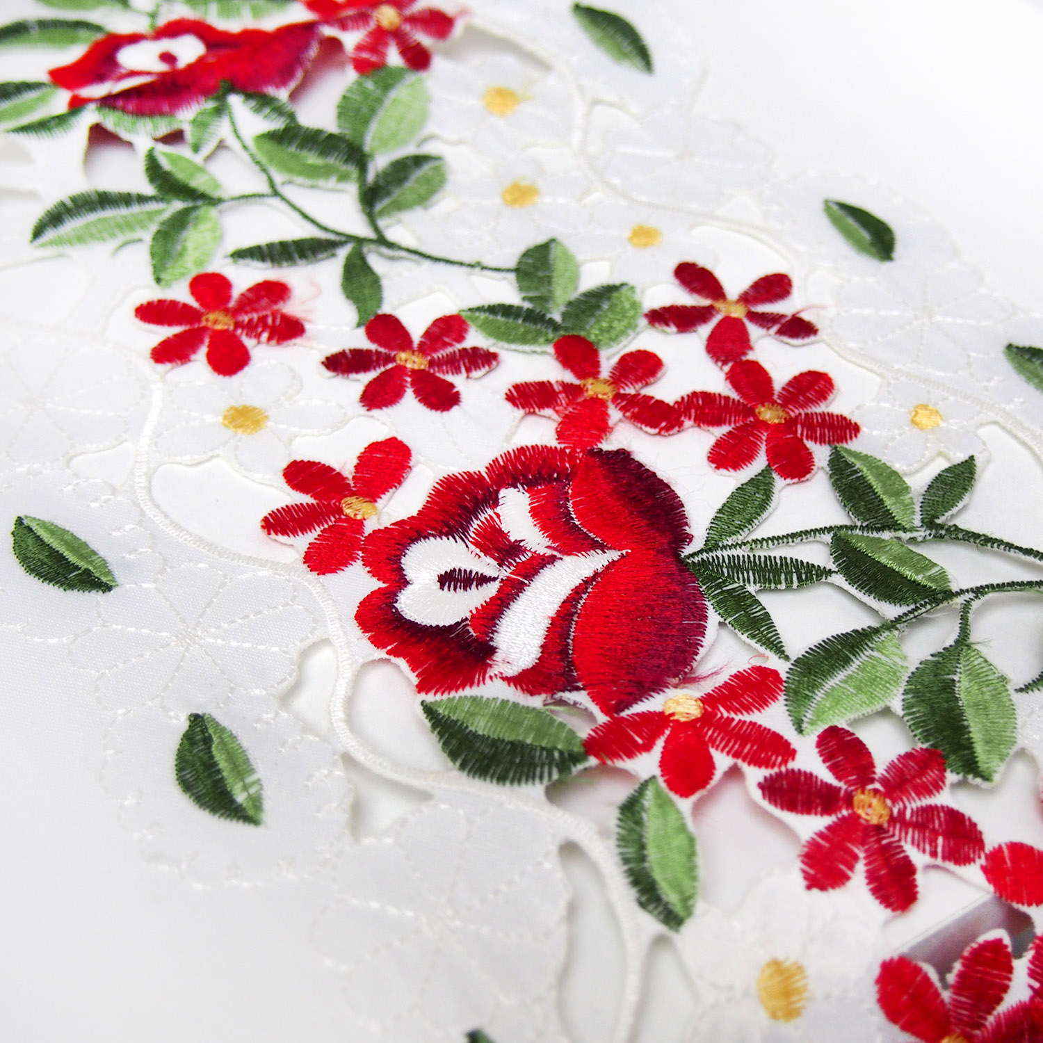 Скатерть 2286 белая