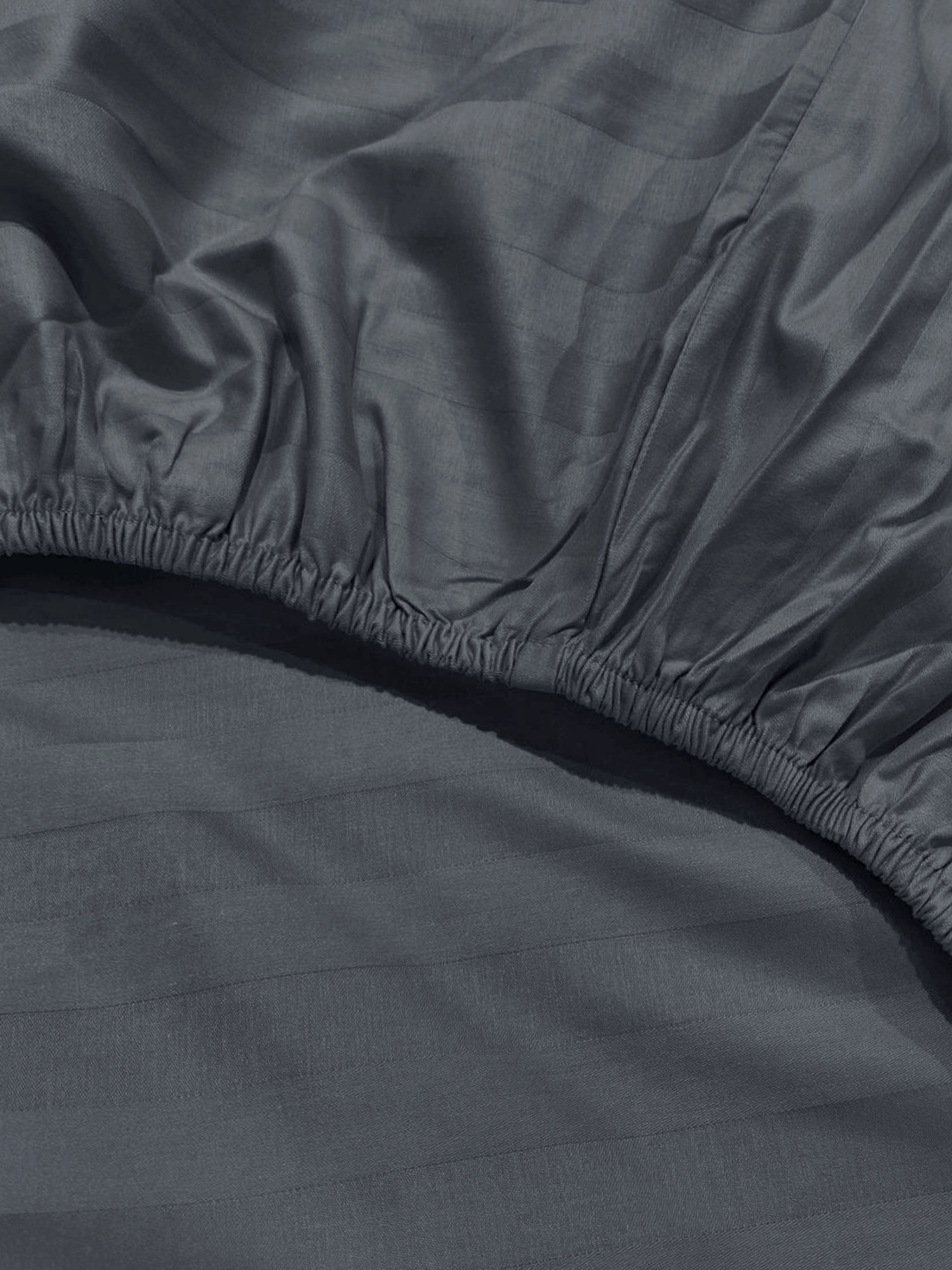 Простыня на резинке Сатин-Страйп мокрый асфальт 20-4005