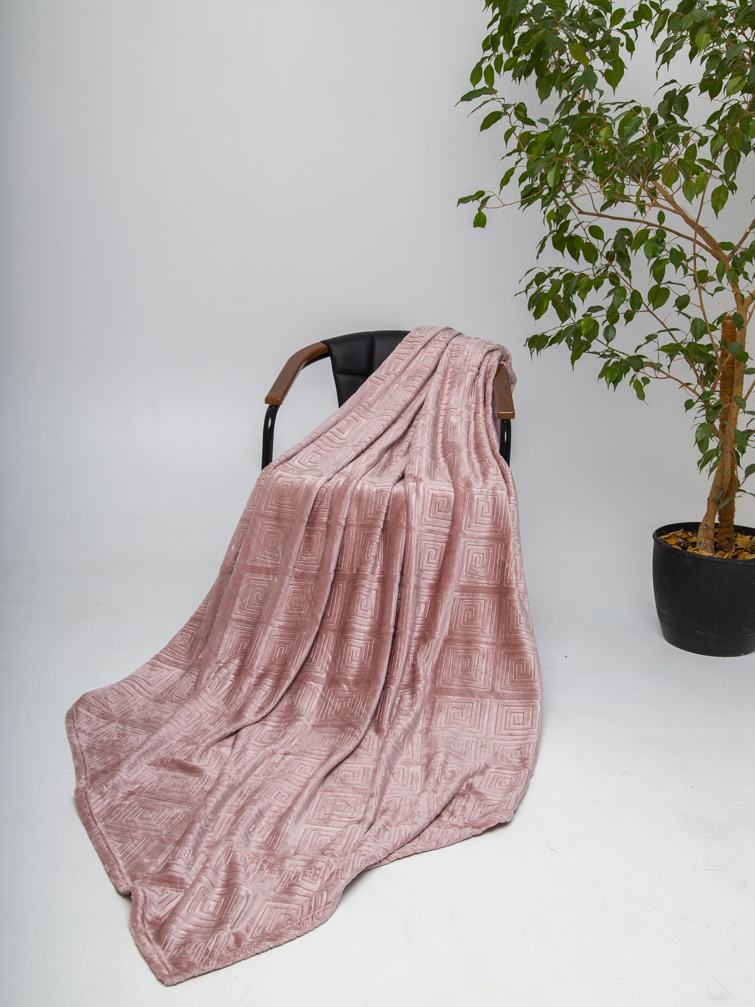 Плед ОЛИВИЯ однотонный с тиснением розовый ромб 15-10